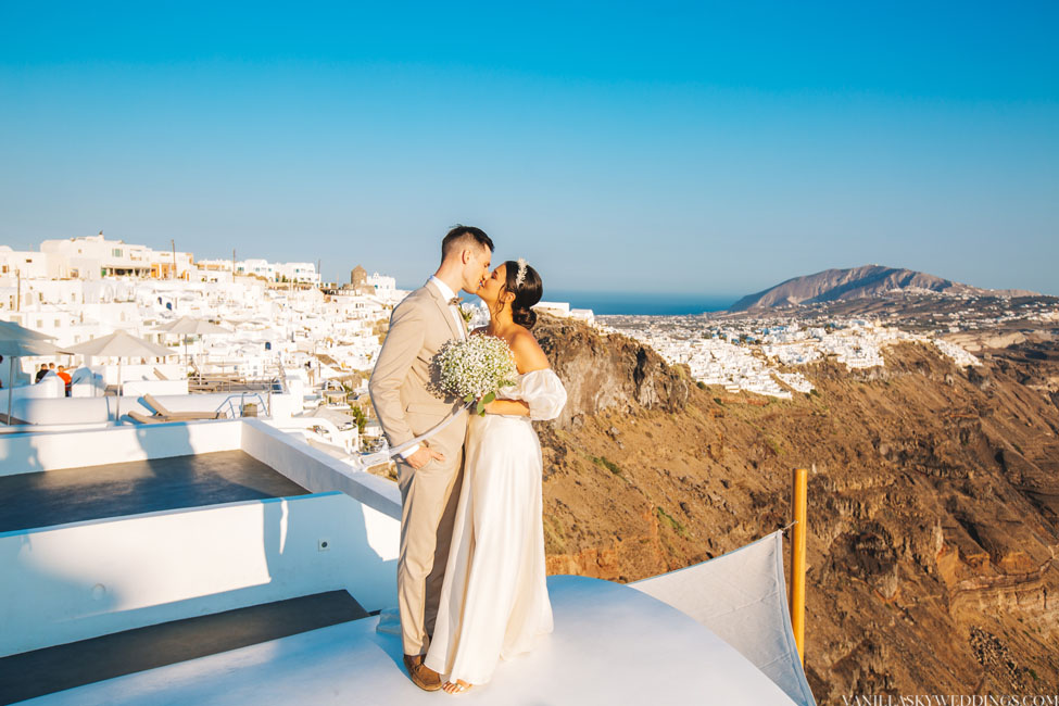 pampas-el-viento-santorini-elopement-wedding-intimate-ceremony-reception